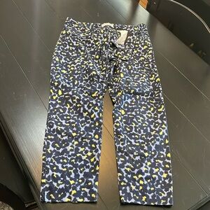 GAP women’s stretch cropped pants; size 8 stretch; navy and yellow design